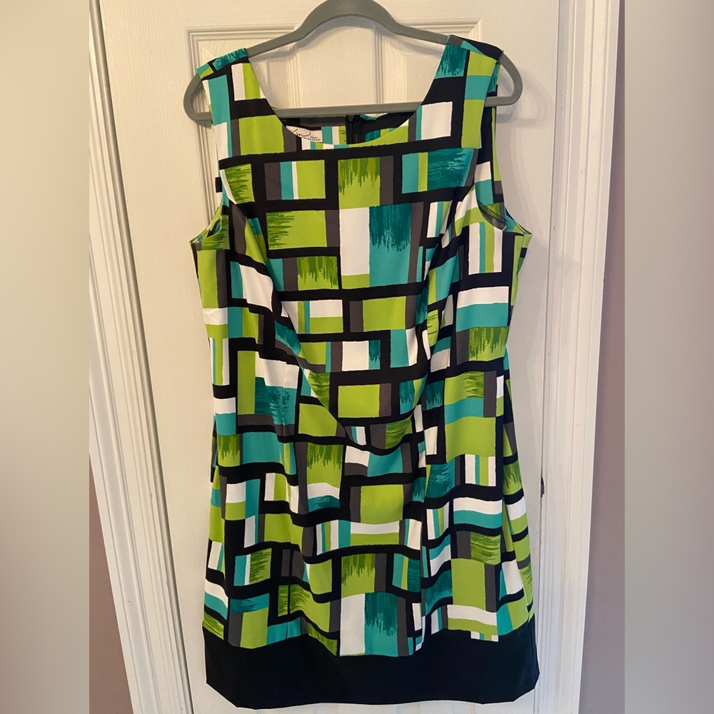 Geometric Patterned Sleeveless Dress